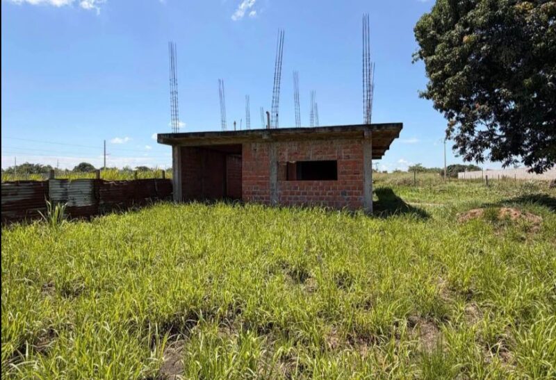 03.01.09 YARINACOCHA - PUCALLPA - CASA EN VENTA